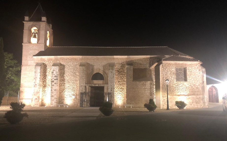 Andled ilumina la «Iglesia Vieja» de Villarta, Ciudad Real